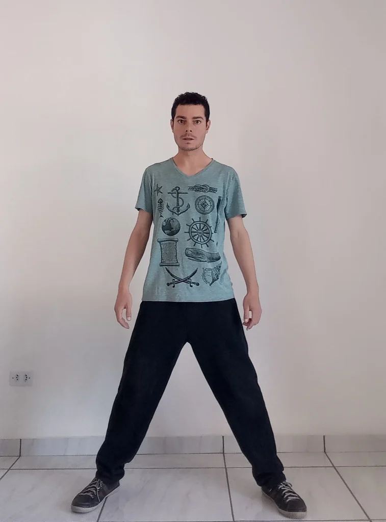 Exercícios de Chi Kung para Limpar sua Mente e trazê-la para o Momento Presente exercicios de chi kung postura de um lado para o outro abertura 757x1024 - Exercícios de Chi Kung para Limpar sua Mente e trazê-la para o Momento Presente