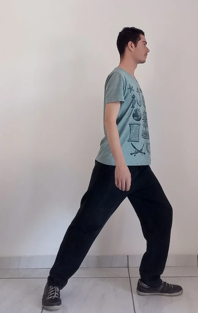 Exercícios de Chi Kung para Limpar sua Mente e trazê-la para o Momento Presente exercicios de chi kung postura do arco 3 647x1024 - Exercícios de Chi Kung para Limpar sua Mente e trazê-la para o Momento Presente