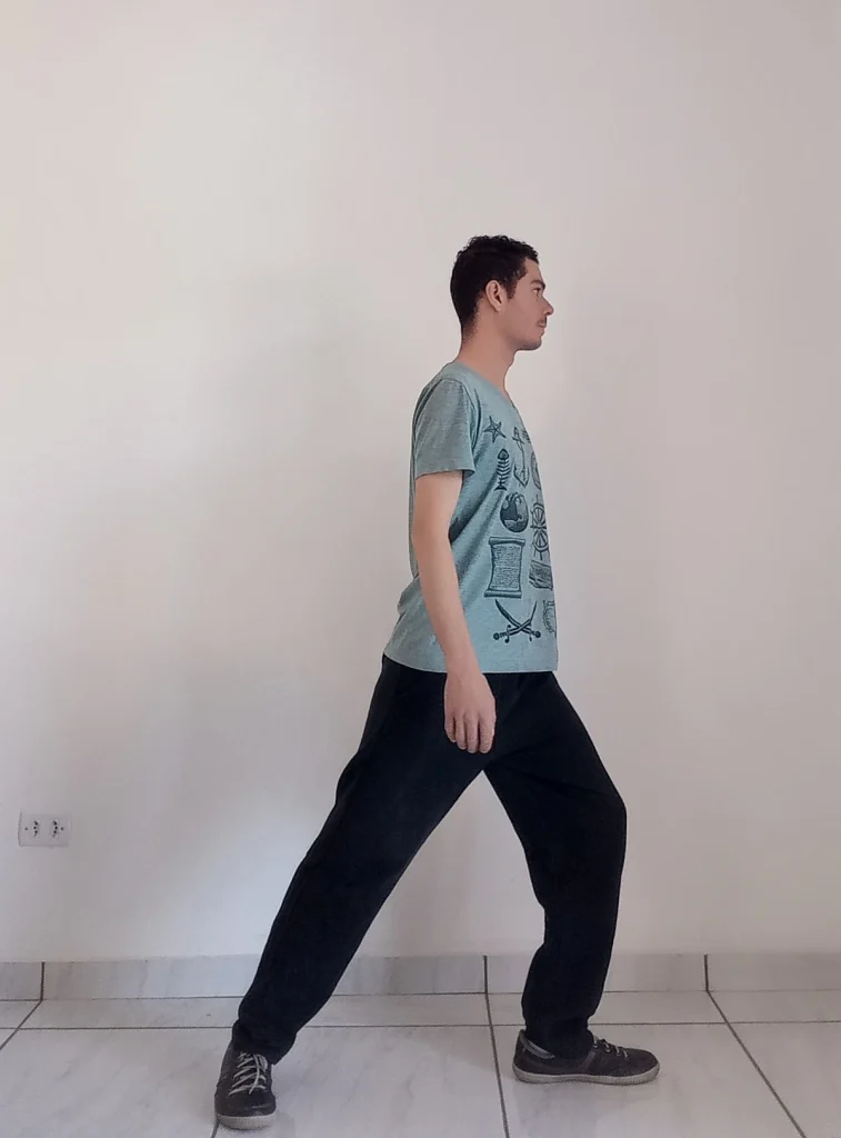 Exercícios de Chi Kung para Limpar sua Mente e trazê-la para o Momento Presente exercicios de chi kung postura do arco 3 abertura 757x1024 - Exercícios de Chi Kung para Limpar sua Mente e trazê-la para o Momento Presente